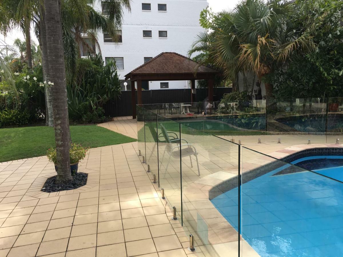 Burleigh Palms Holiday Apartments Gold Coast Eksteriør billede